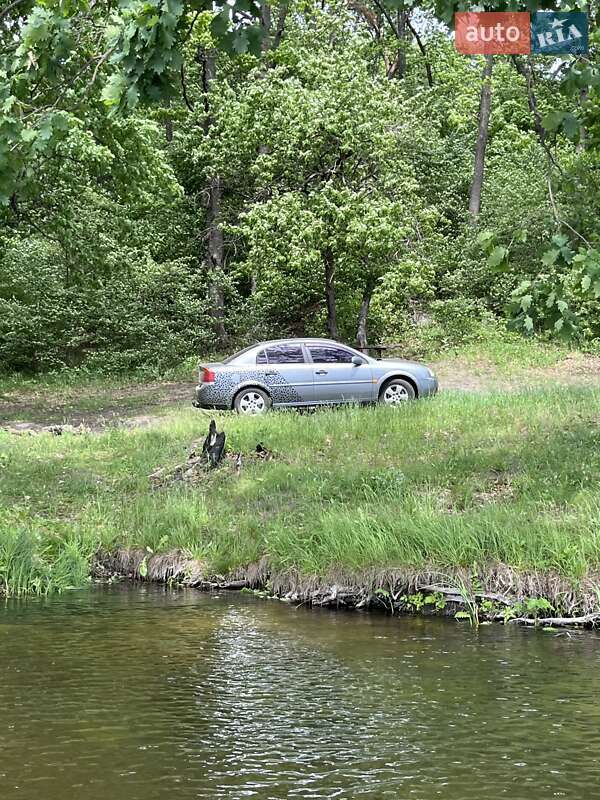 Седан Opel Vectra 2003 в Тростянці