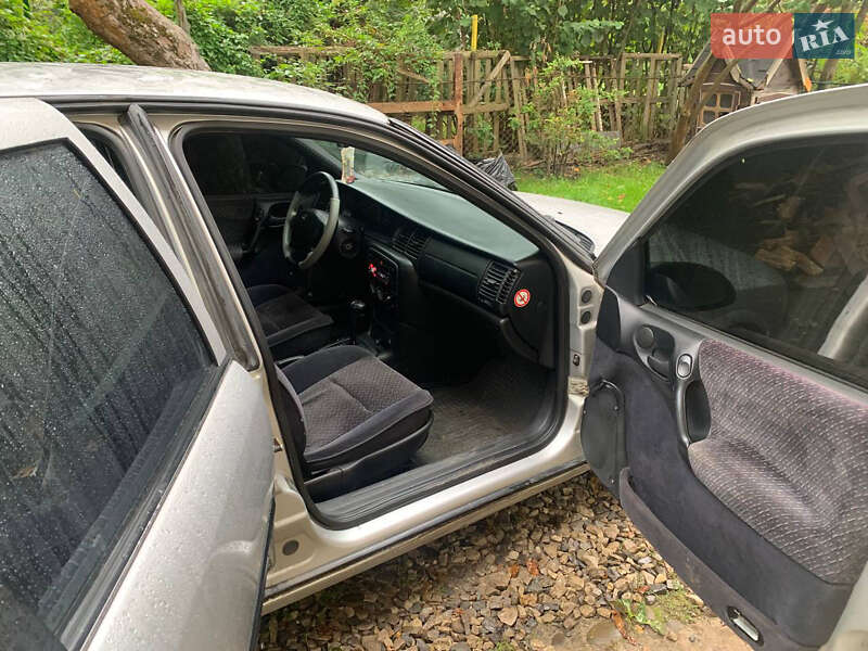 Седан Opel Vectra 1998 в Коломые