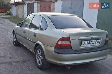 Седан Opel Vectra 1996 в 