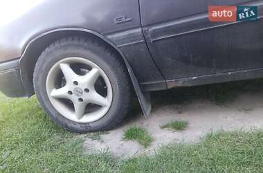 Лифтбек Opel Vectra 1992 в 