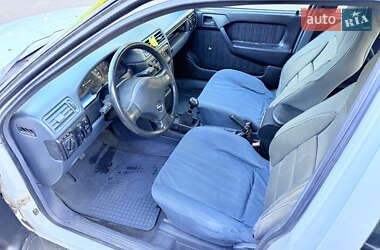 Лифтбек Opel Vectra 1992 в 
