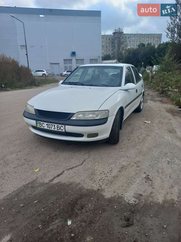 Лифтбек Opel Vectra 1996 в Львове