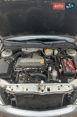 Универсал Opel Vectra 2004 в 