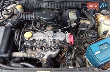 Лифтбек Opel Vectra 1992 в 