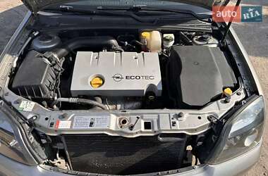 Лифтбек Opel Vectra 2003 в 
