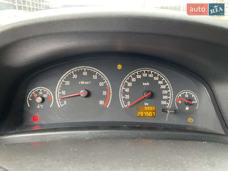 Седан Opel Vectra 2003 в Києві