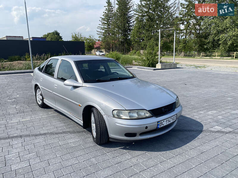 Лифтбек Opel Vectra 2001 в Львове
