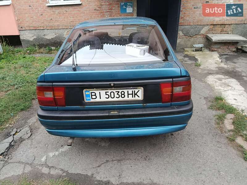 Ліфтбек Opel Vectra 1993 в Хоролі фото 4 Ліфтбек Opel Vectra 1993 в Хоролі