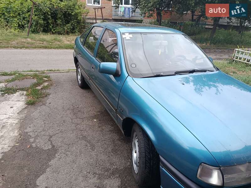 Ліфтбек Opel Vectra 1993 в Хоролі фото 13 Ліфтбек Opel Vectra 1993 в Хоролі