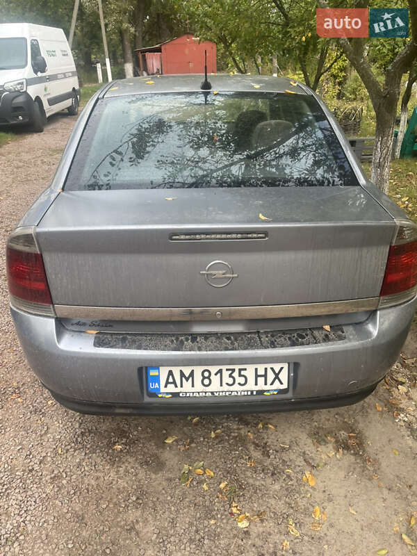 Седан Opel Vectra 2003 в Черняхові