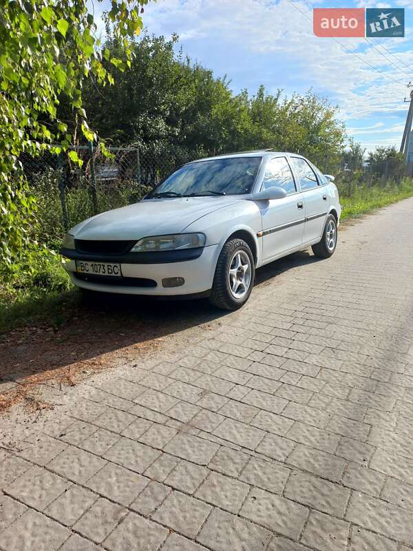 Лифтбек Opel Vectra 1996 в Львове