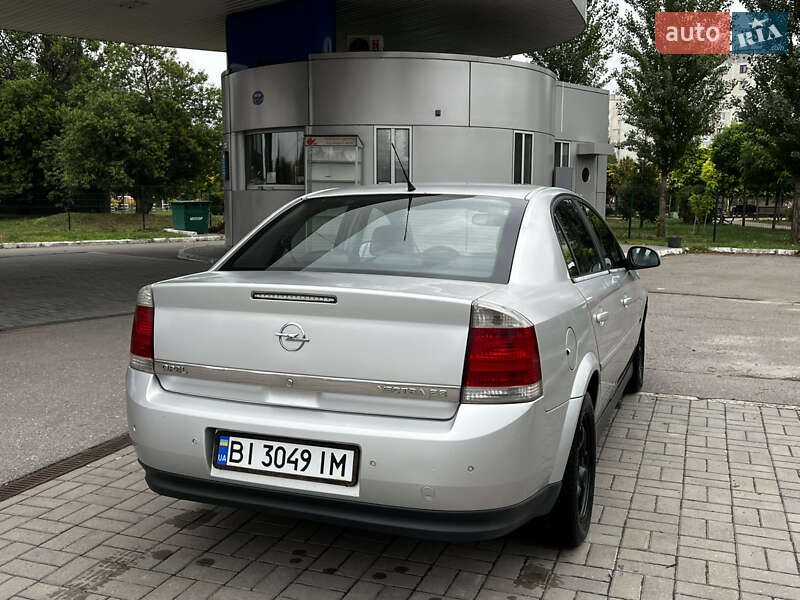 Седан Opel Vectra 2005 в Кременчуге