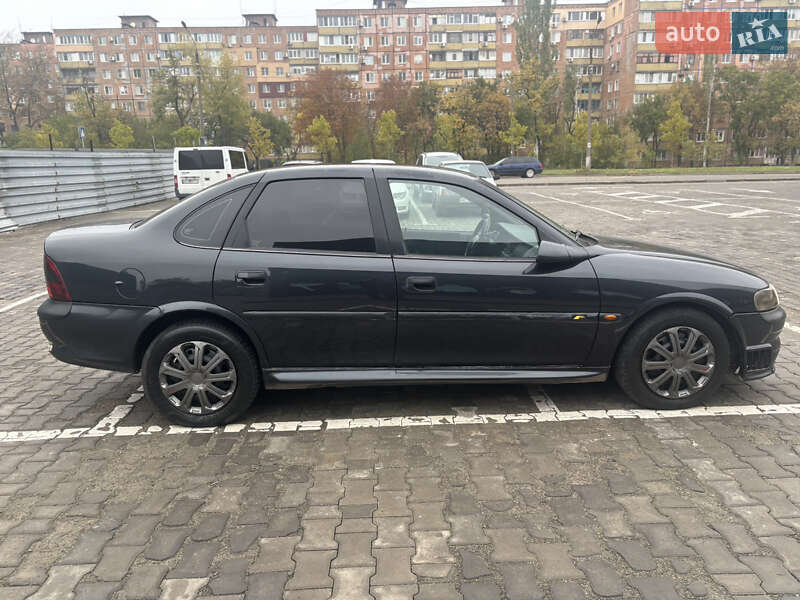 Седан Opel Vectra 1998 в Кривом Роге