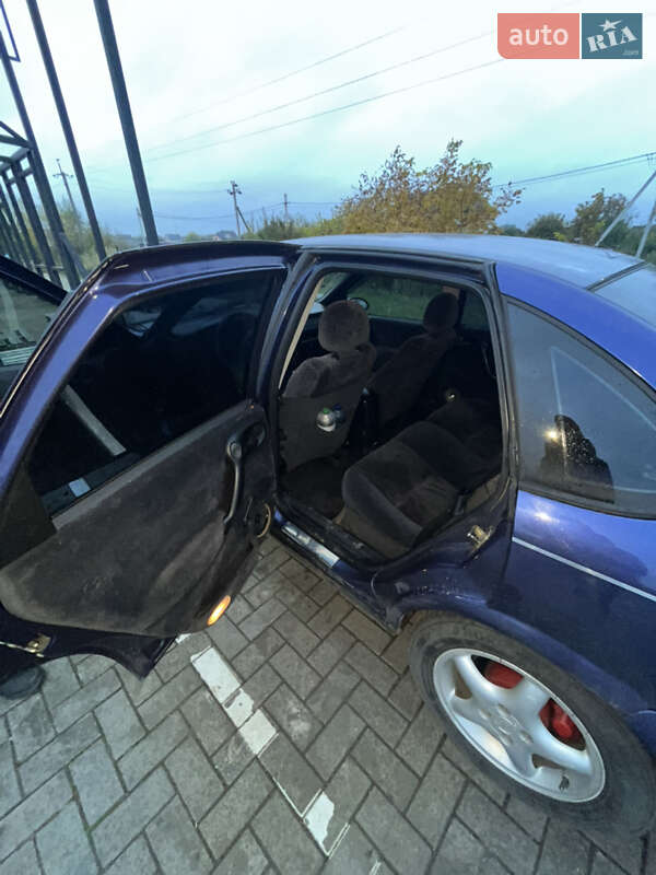 Седан Opel Vectra 1996 в Луцке