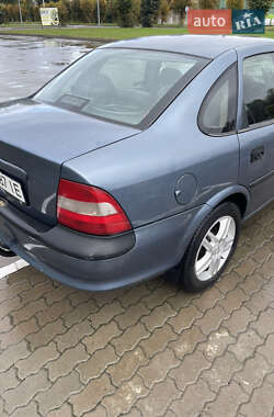 Седан Opel Vectra 1998 в 