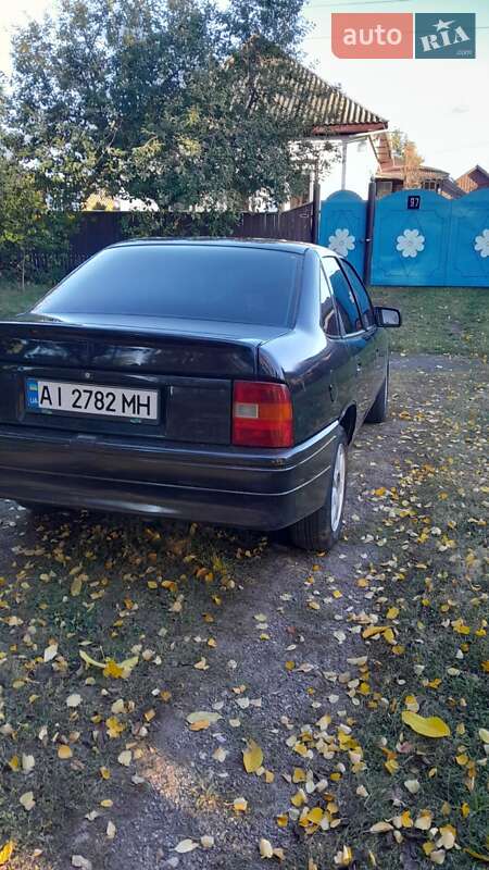 Седан Opel Vectra 1990 в Черкасах