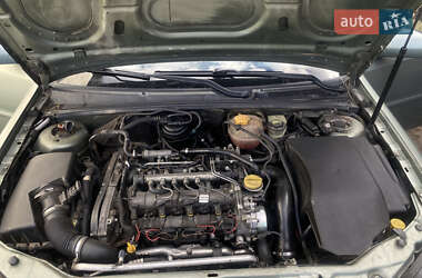 Лифтбек Opel Vectra 2004 в 