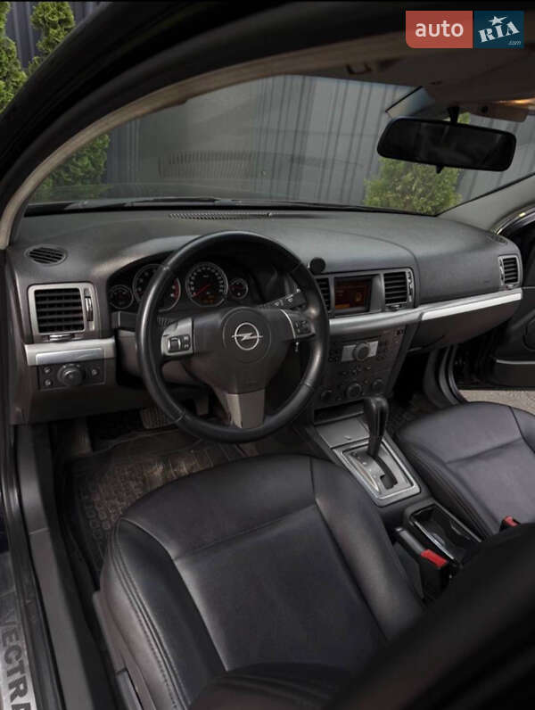 Седан Opel Vectra 2005 в Днепре