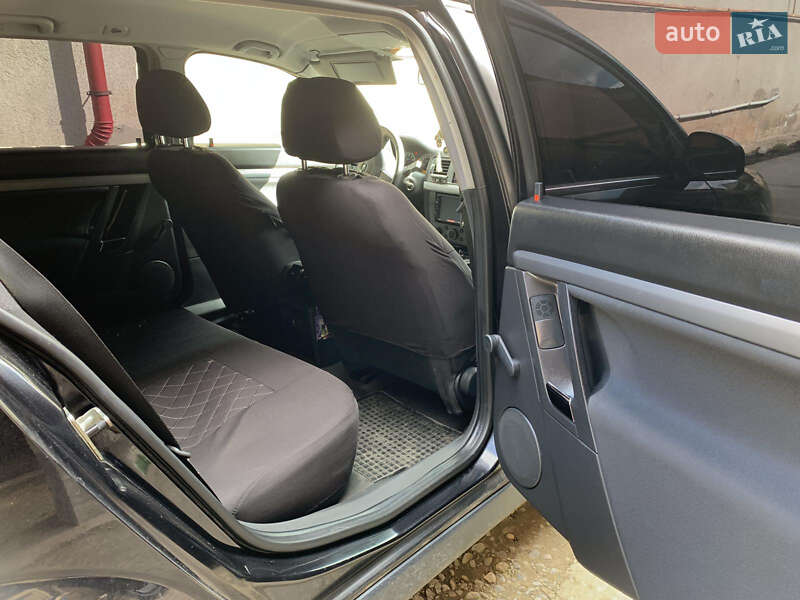 Універсал Opel Vectra 2005 в Мукачевому