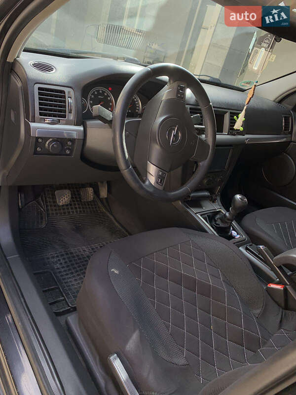 Універсал Opel Vectra 2005 в Мукачевому