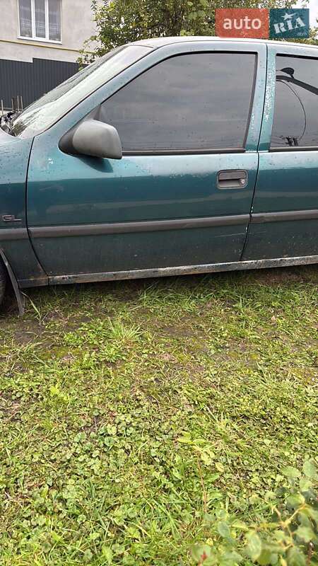 Ліфтбек Opel Vectra 1994 в Ременеві фото 5 Ліфтбек Opel Vectra 1994 в Ременеві