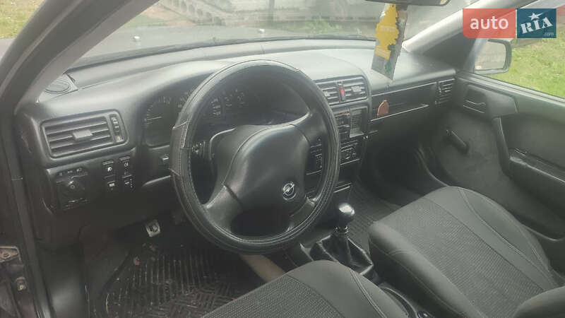 Седан Opel Vectra 1991 в Луцьку фото 4 Седан Opel Vectra 1991 в Луцьку