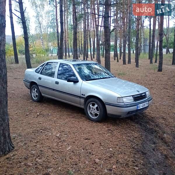 Седан Opel Vectra 1990 в  фото Седан Opel Vectra 1990 в