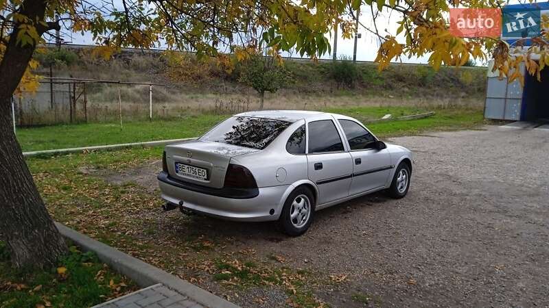 Седан Opel Vectra 1997 в Вознесенске