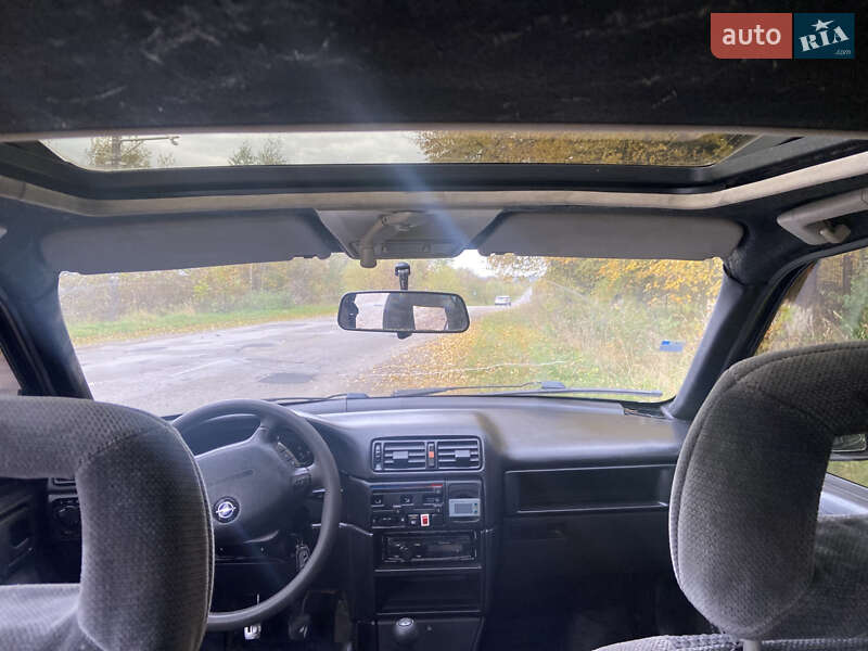 Седан Opel Vectra 1993 в Самборі