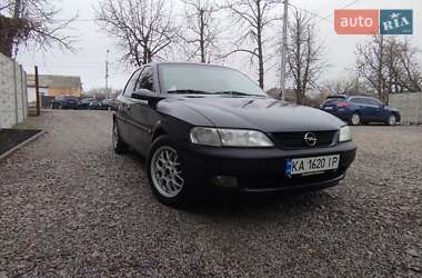 Седан Opel Vectra 1997 в  фото 2 Седан Opel Vectra 1997 в