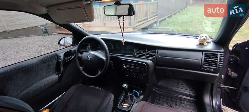 Седан Opel Vectra 1997 в Киеве