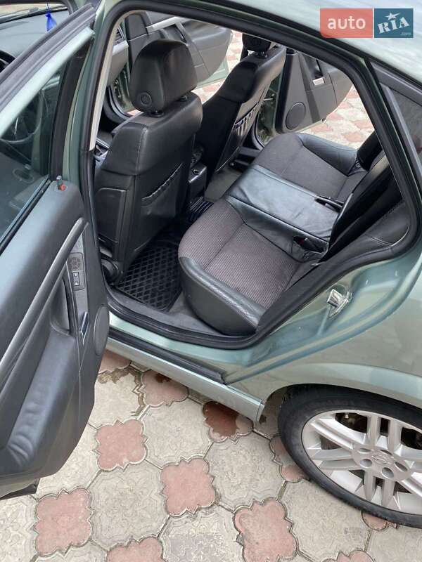 Лифтбек Opel Vectra 2003 в Каменец-Подольском