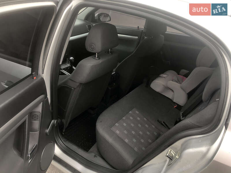 Седан Opel Vectra 2005 в Виннице