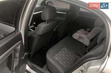 Седан Opel Vectra 2005 в  фото 11 Седан Opel Vectra 2005 в