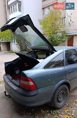 Лифтбек Opel Vectra 1998 в  фото 11 Лифтбек Opel Vectra 1998 в
