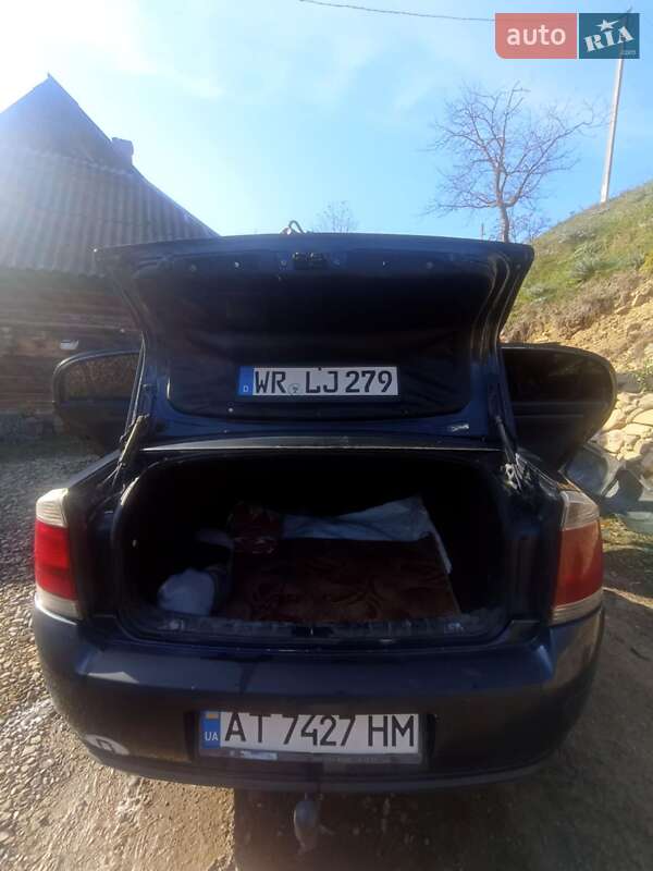 Седан Opel Vectra 2002 в Івано-Франківську