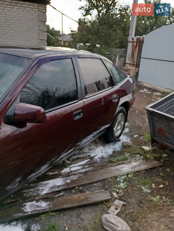 Лифтбек Opel Vectra 1991 в Помошной