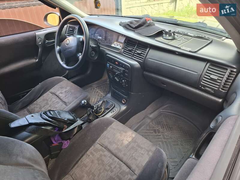 Седан Opel Vectra 1999 в Киеве