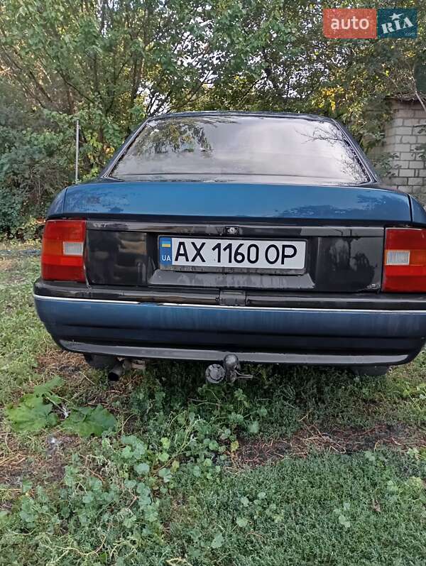 Седан Opel Vectra 1989 в Печенігах фото Седан Opel Vectra 1989 в Печенігах