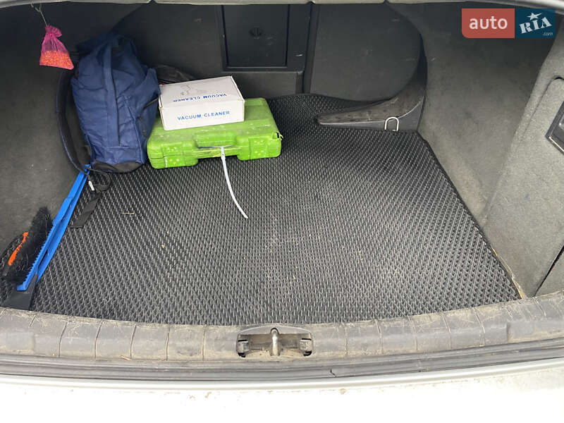 Седан Opel Vectra 2003 в Гостомеле