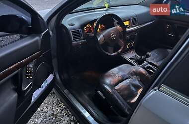 Седан Opel Vectra 2004 в  фото 2 Седан Opel Vectra 2004 в