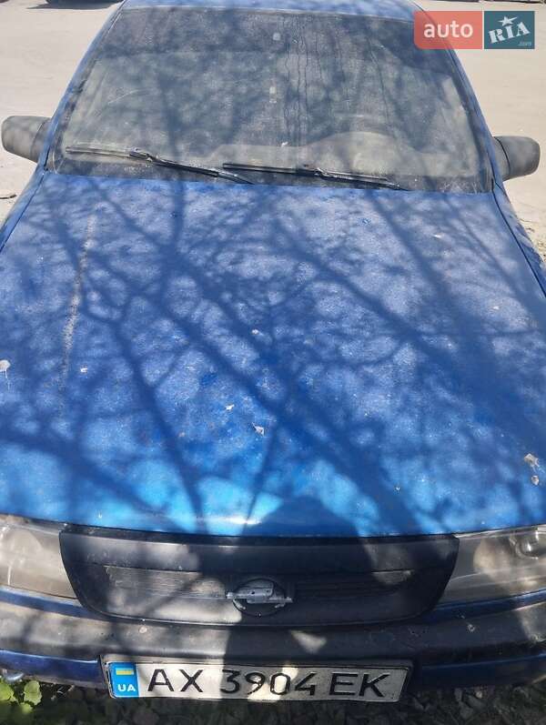 Седан Opel Vectra 1990 в Павлограде фото 2 Седан Opel Vectra 1990 в Павлограде