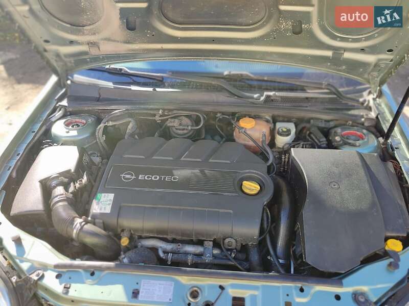Лифтбек Opel Vectra 2005 в Черновцах