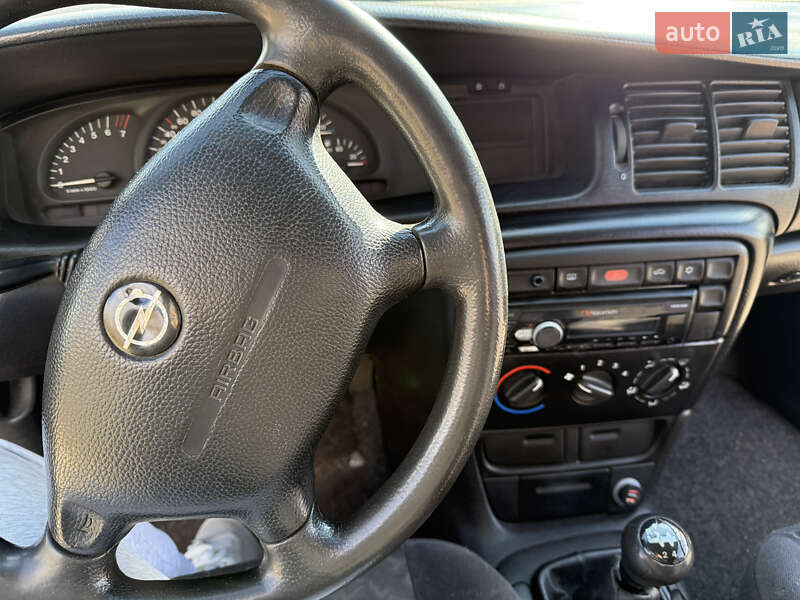 Седан Opel Vectra 1996 в Кривом Роге фото 9 Седан Opel Vectra 1996 в Кривом Роге
