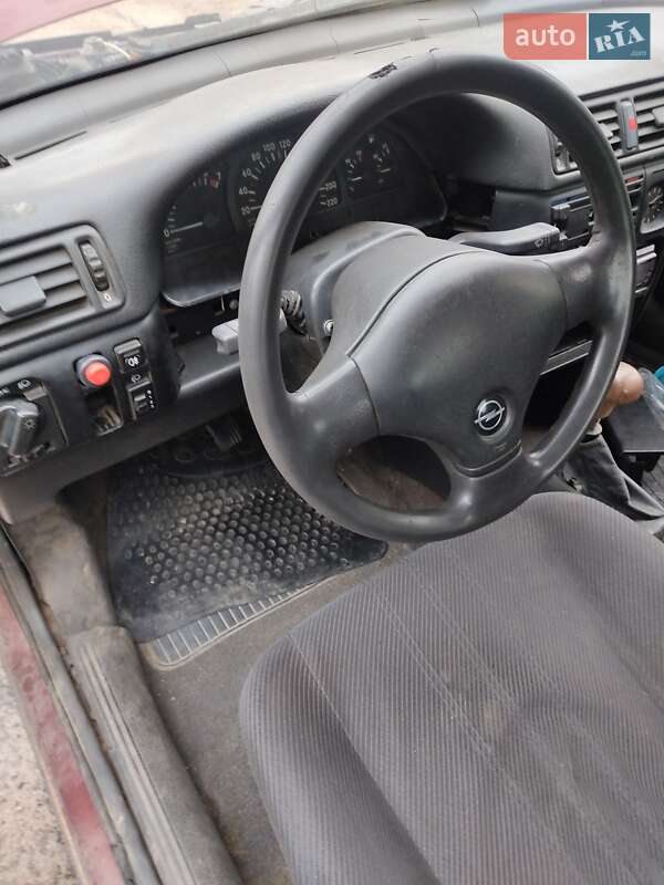 Седан Opel Vectra 1991 в Запорожье фото 8 Седан Opel Vectra 1991 в Запорожье