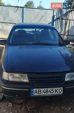 Седан Opel Vectra 1991 в  Седан Opel Vectra 1991 в