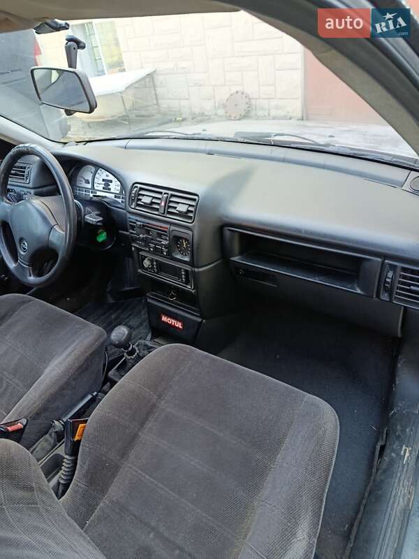 Седан Opel Vectra 1991 в Чернівцях