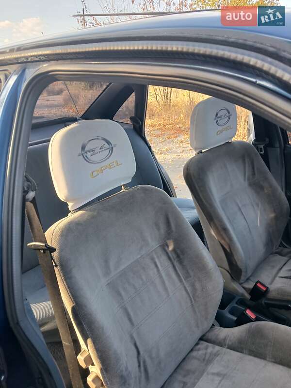 Седан Opel Vectra 1991 в Днепре