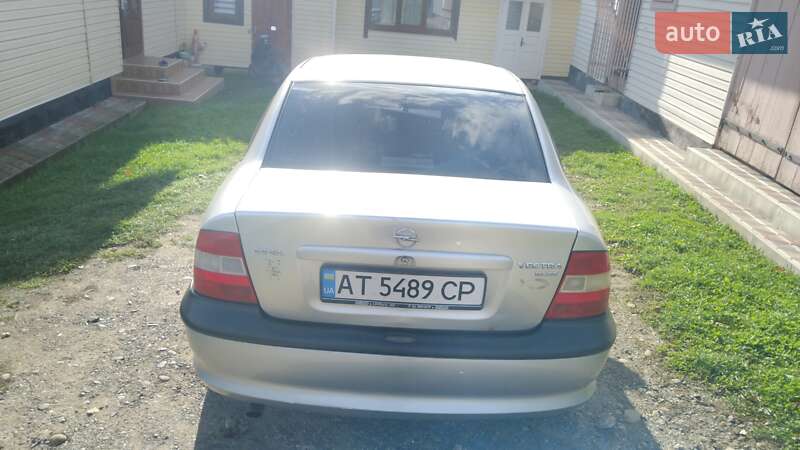 Седан Opel Vectra 1998 в Косові