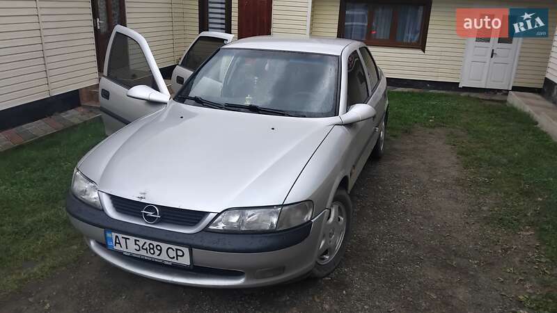 Седан Opel Vectra 1998 в Косові